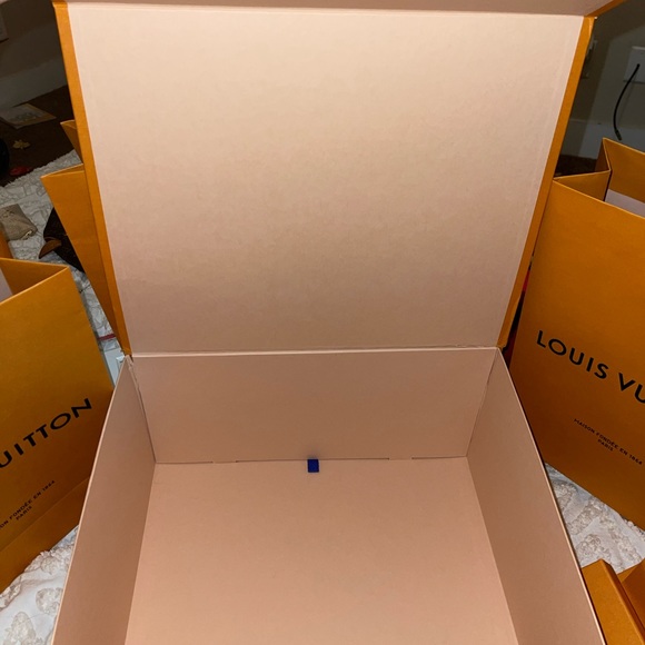Louis Vuitton Large Box - Picture 2 of 5